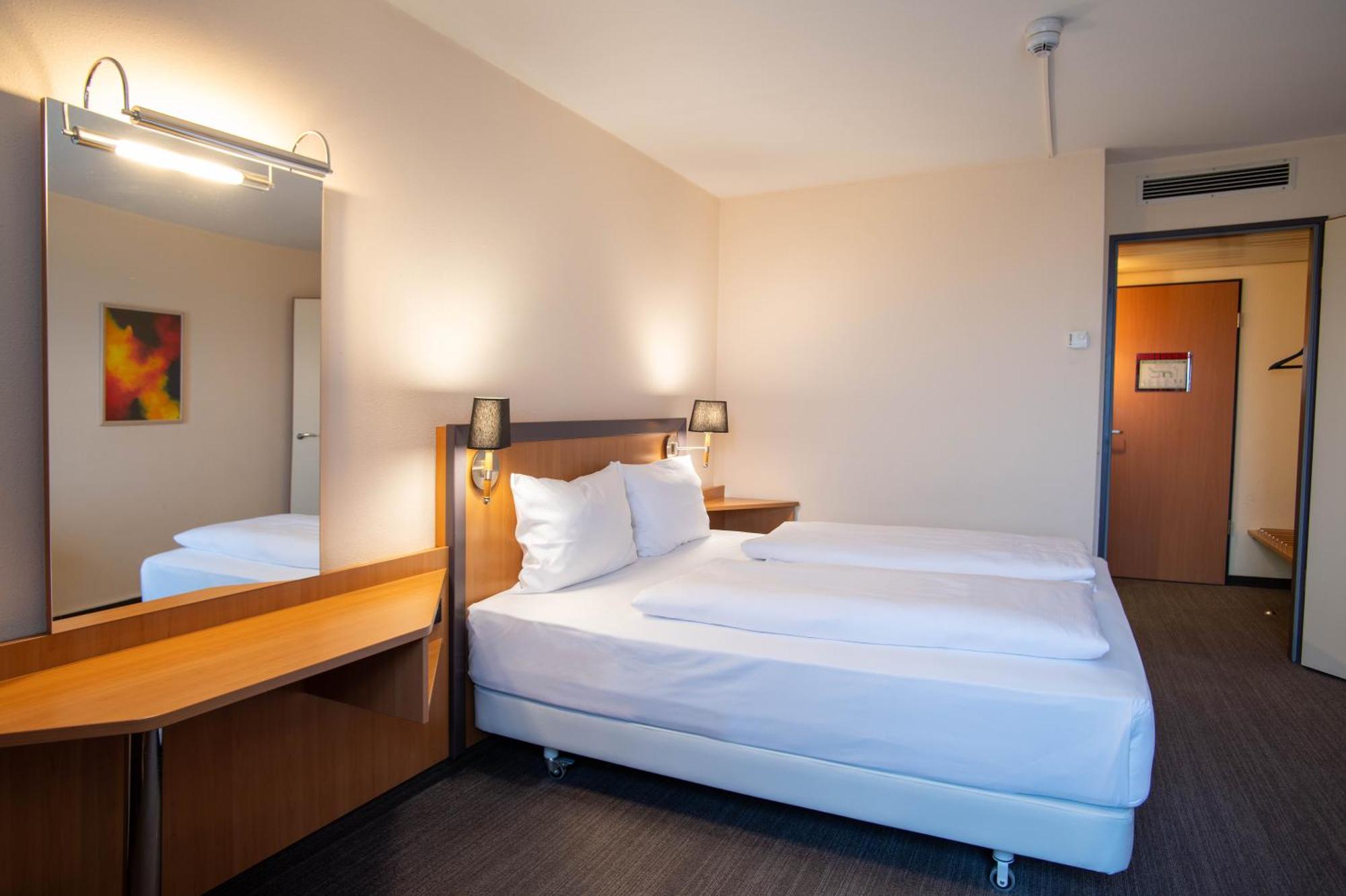 Best Western Conference Airporthotel Frankfurt Moerfelden Esterno foto