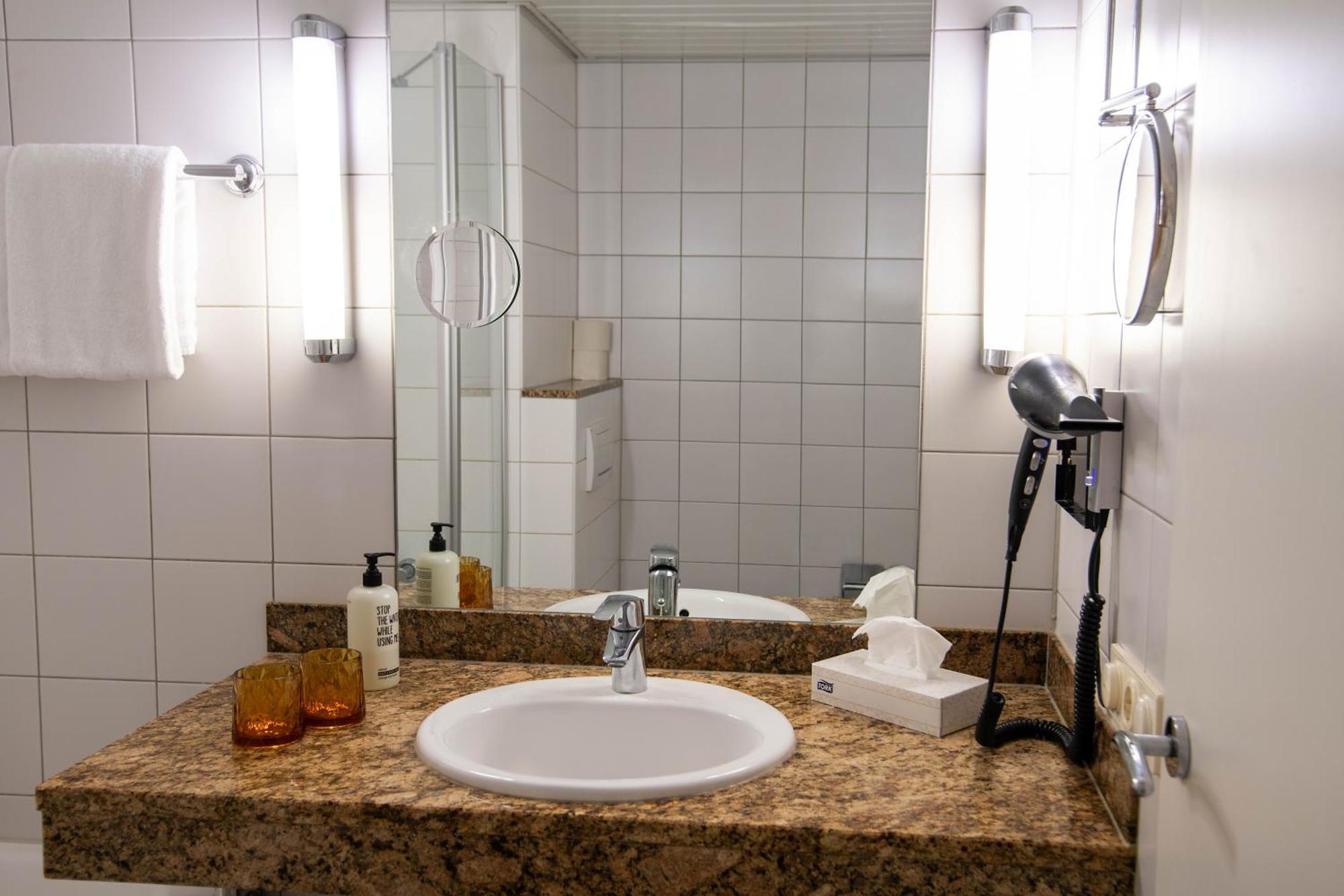 Best Western Conference Airporthotel Frankfurt Moerfelden Esterno foto