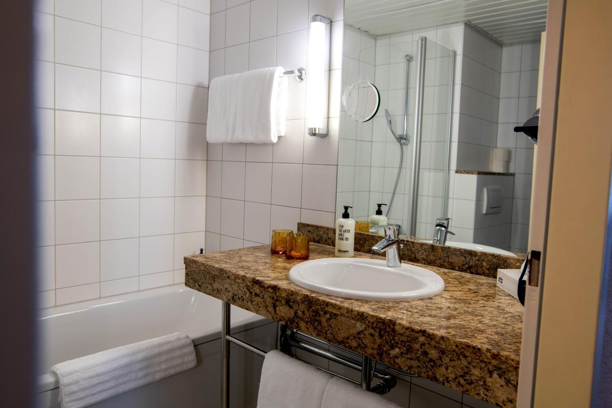 Best Western Conference Airporthotel Frankfurt Moerfelden Esterno foto